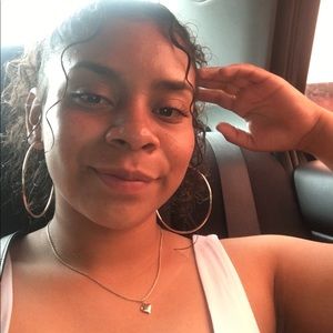 Meet your Posher, Angie